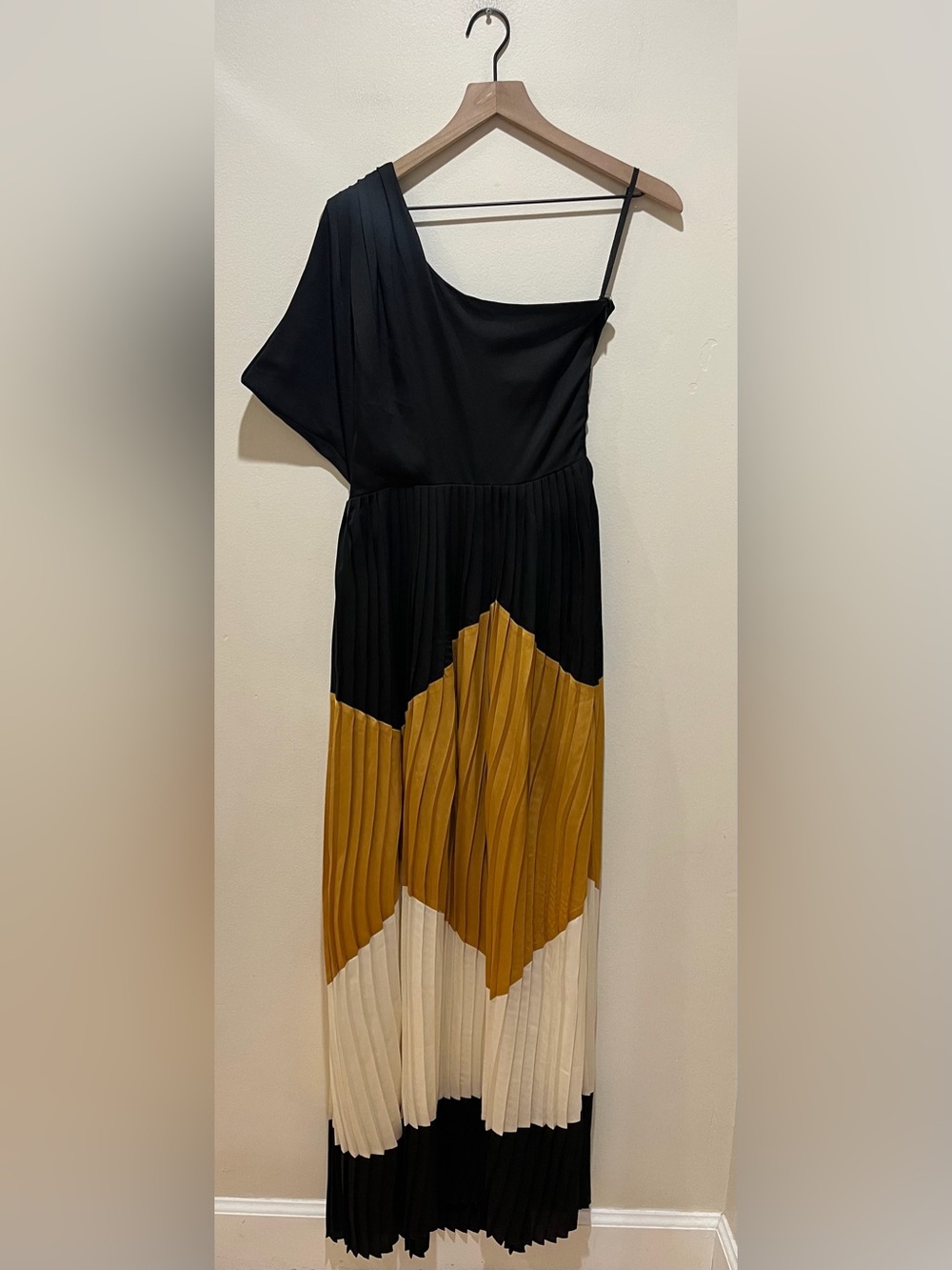 Line & Dot Elegant Accordion Pleated Multi-Color Maxi Dress - Womens Size Small